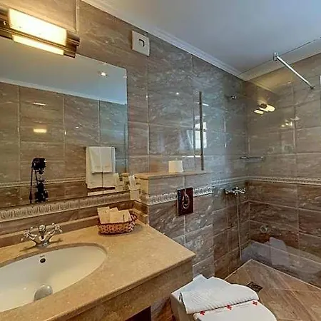 Antik Hotel *