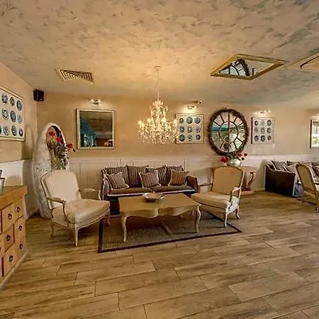 Hotel Antik