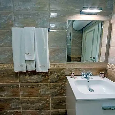 Antik Hotel *
