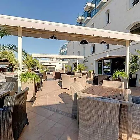Hotel Antik *